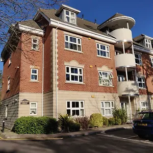 Hartford Court, East Cliff, Bournemouth. Walk To And Town Apartment